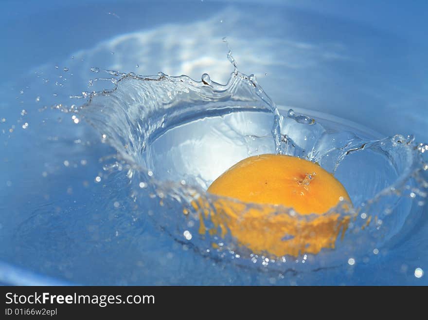 Splashing Lemon