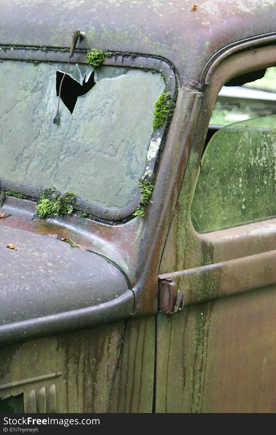 Old rusted pick-up truck in the Smokey Mountains of Tennessee. Old rusted pick-up truck in the Smokey Mountains of Tennessee.