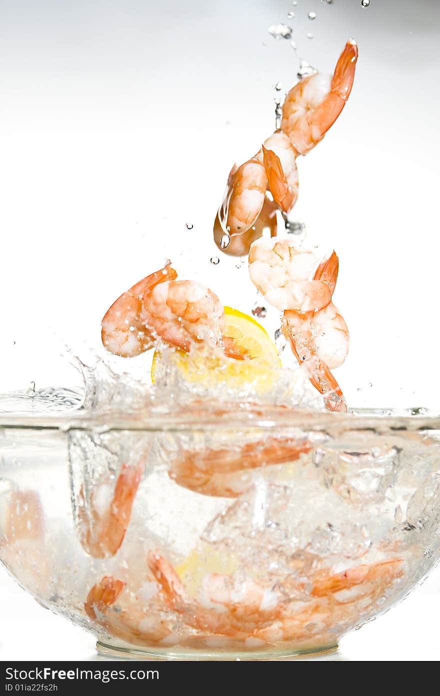 Shrimp cook in water.hot water