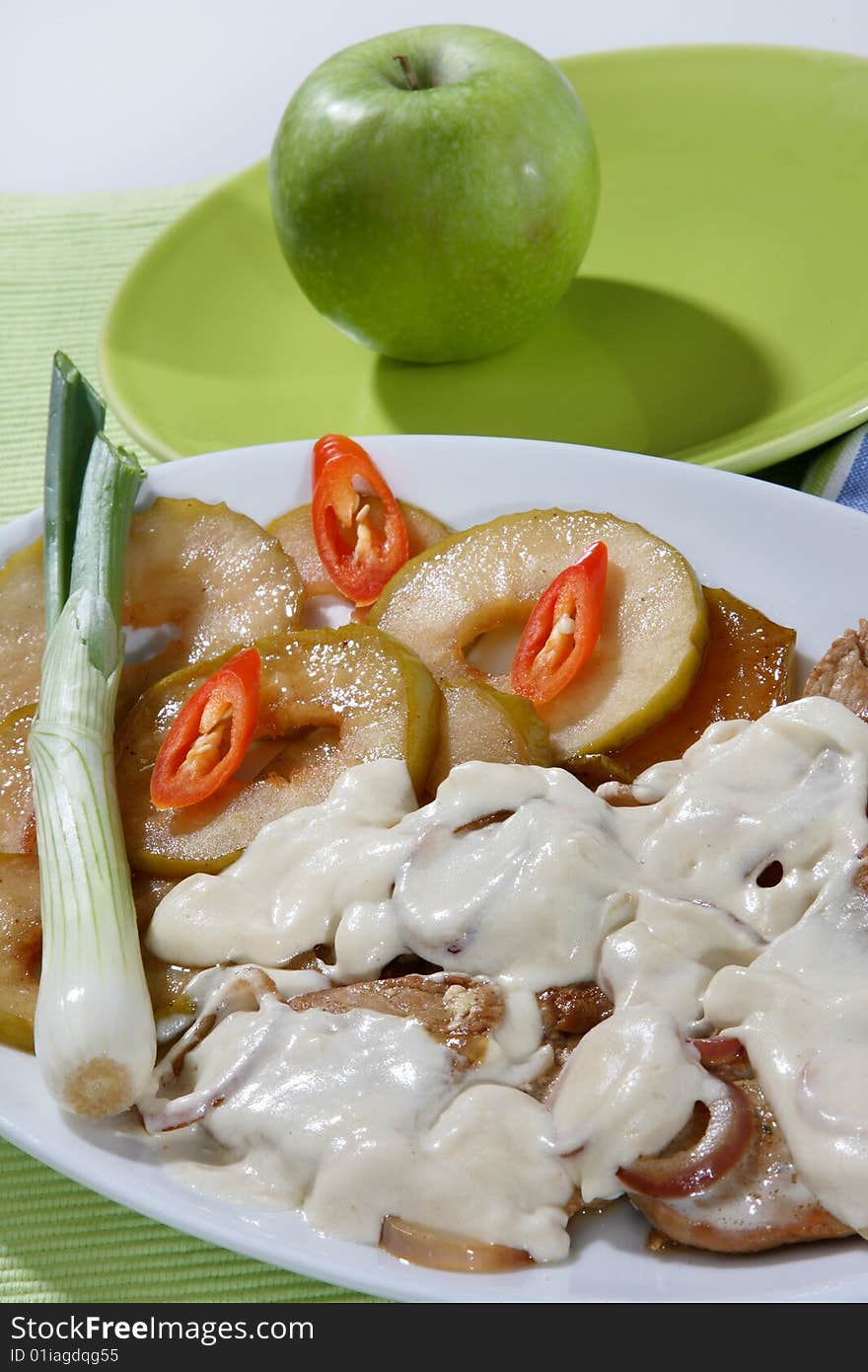 Pork steak in yogurt sauce