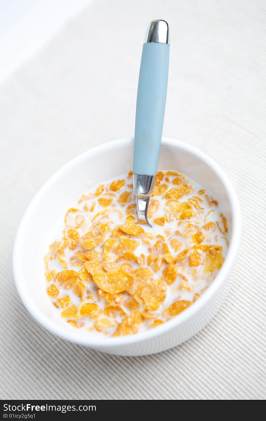 Milk and cornflakes