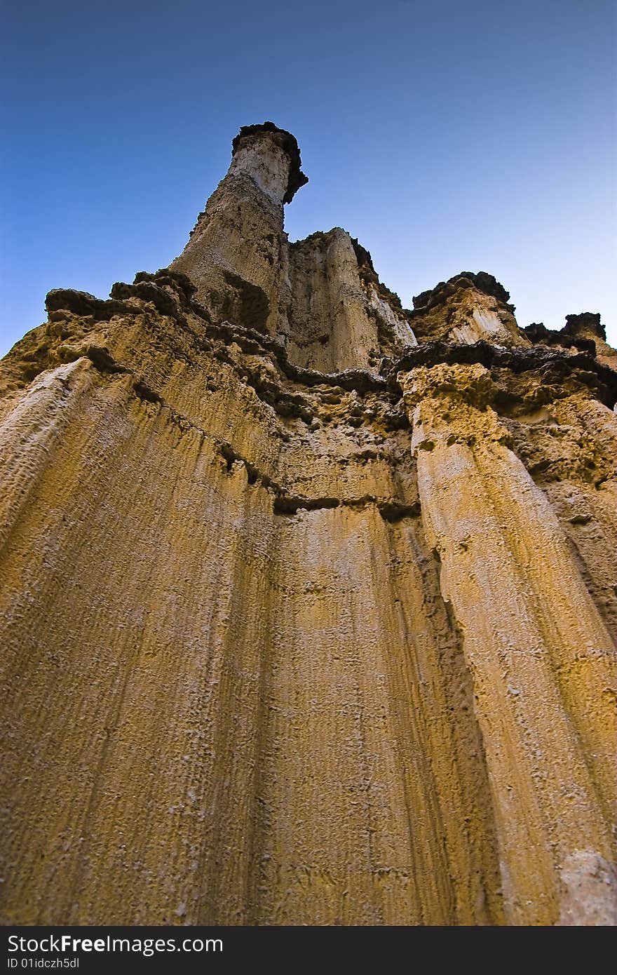 This is the famous Chinese tourist attractions, Yuanmou soil Lin. This is the famous Chinese tourist attractions, Yuanmou soil Lin