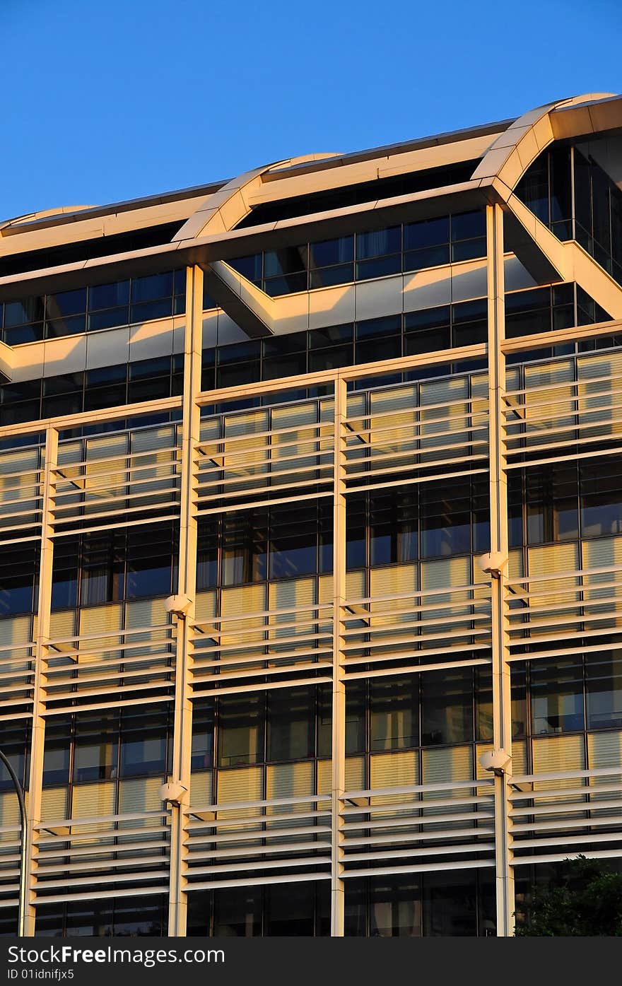 Support structures outside a modern building