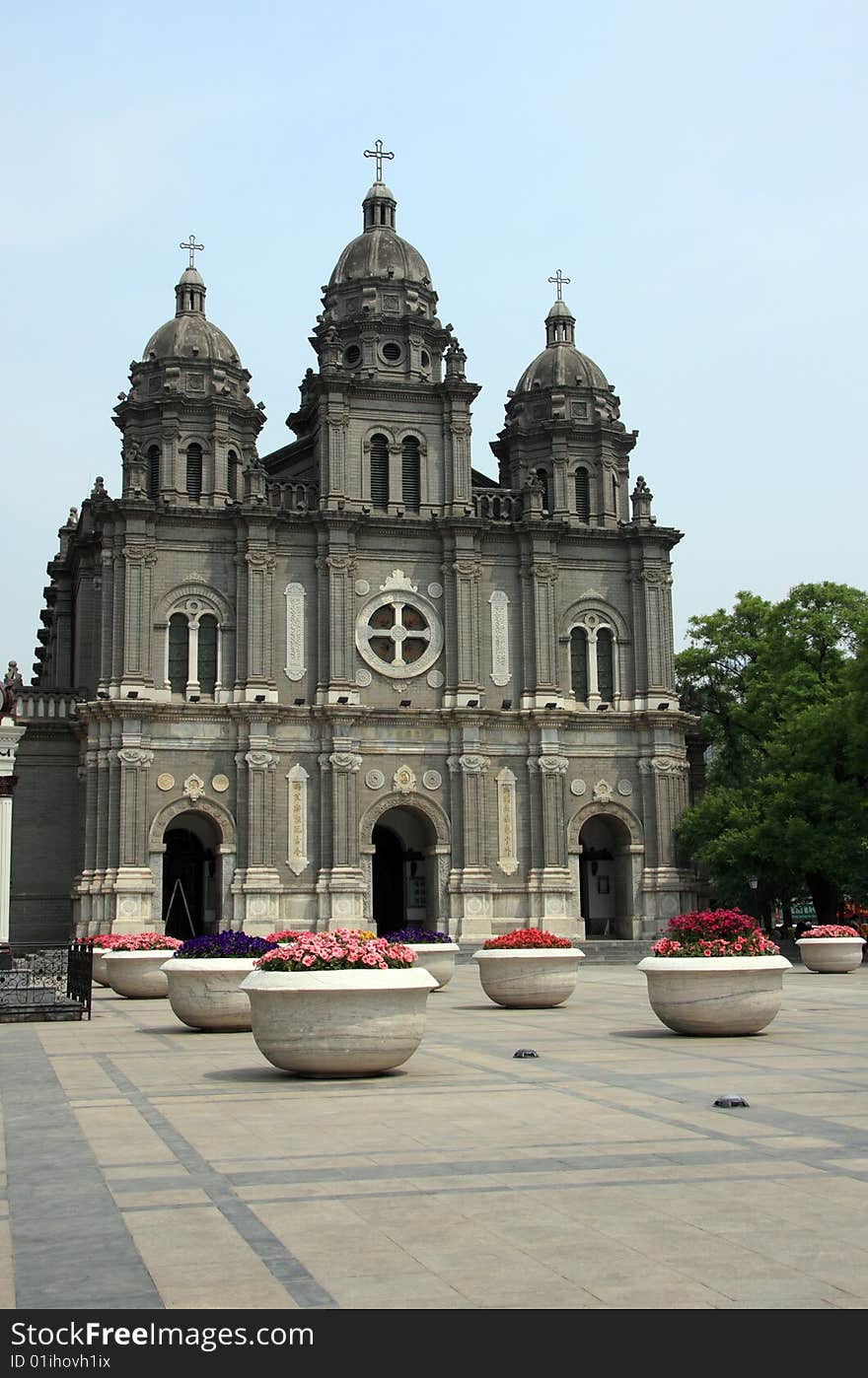 Front view of a cathedral