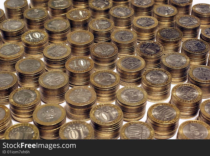 Ten-rouble coins arranged in a rows