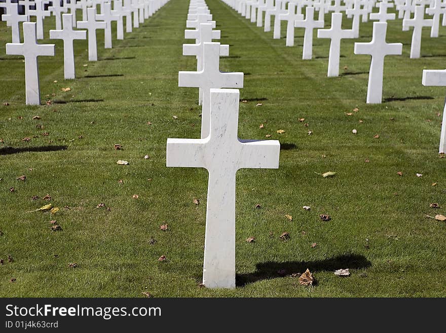 Cross in an American cemetery