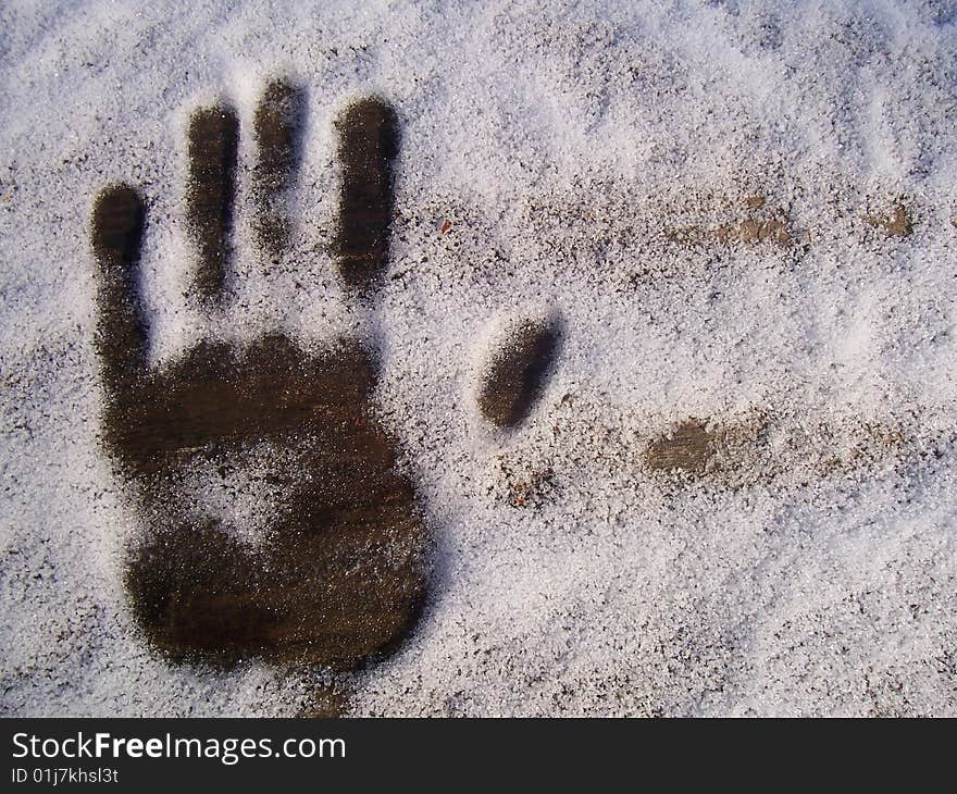 Print hands in snow on slab basis