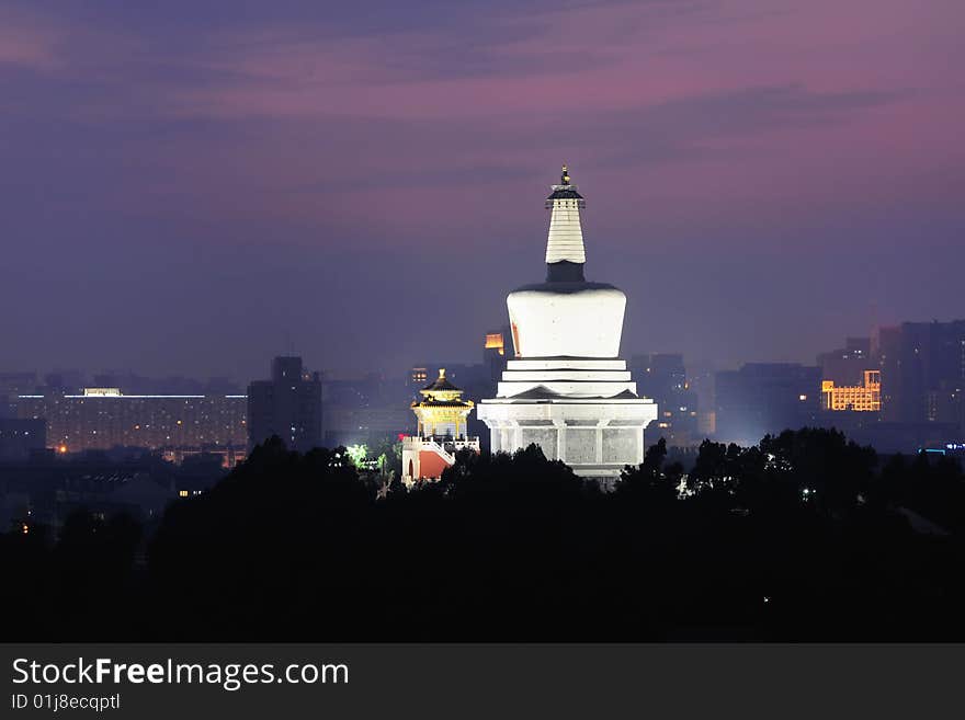 Beihai Park is the famous royal park in Beijing. Beihai Park is the famous royal park in Beijing