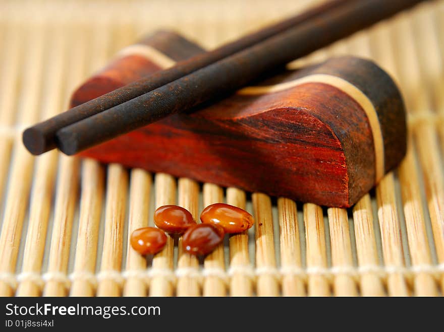 Bamboo Mat and Chopstick with Anise Star Seed