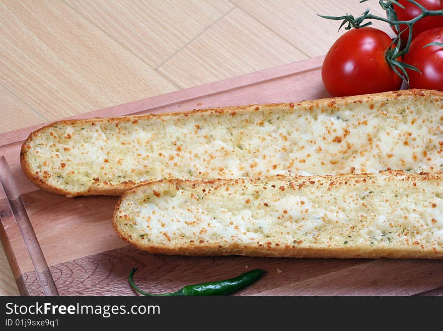 Garlic Bread And Tomatoes