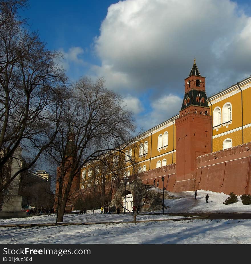 Average arsenal a tower Moscow kremlin against the blue sky