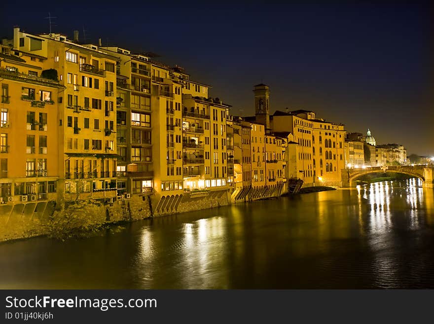 Florence, night view of Ponte Santa Trinit�