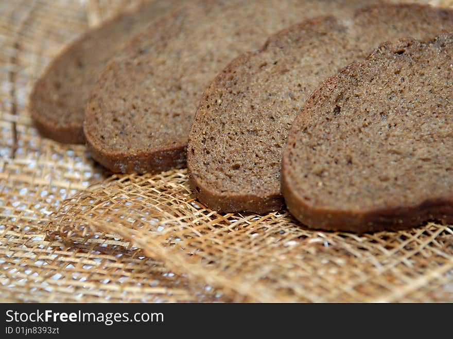 The cut slices of bread on a table