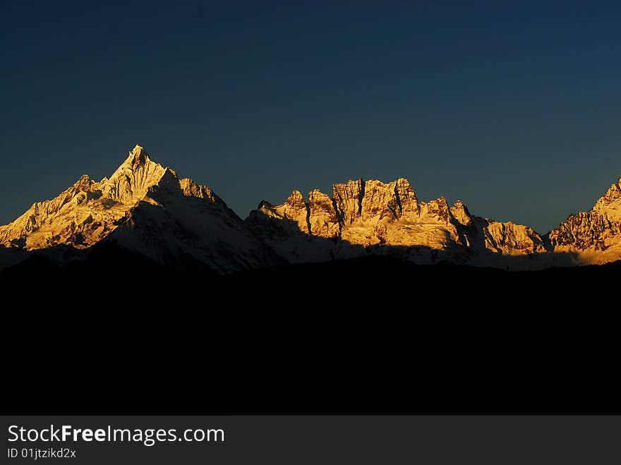 After sunrise, the main peak of Meili. After sunrise, the main peak of Meili