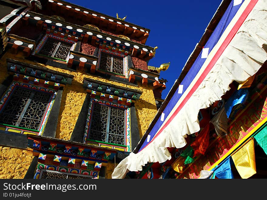 Tibetan architecture is a kind of style in Chinese architecture culture. All based on the brief on the religion of Tibetan Buddhism. Wall by stones and mud with thick wall and special shape of windows. It is a temple called Song Zan lin and is famous since Qing Dynasty, around 1700AD. Tibetan architecture is a kind of style in Chinese architecture culture. All based on the brief on the religion of Tibetan Buddhism. Wall by stones and mud with thick wall and special shape of windows. It is a temple called Song Zan lin and is famous since Qing Dynasty, around 1700AD.