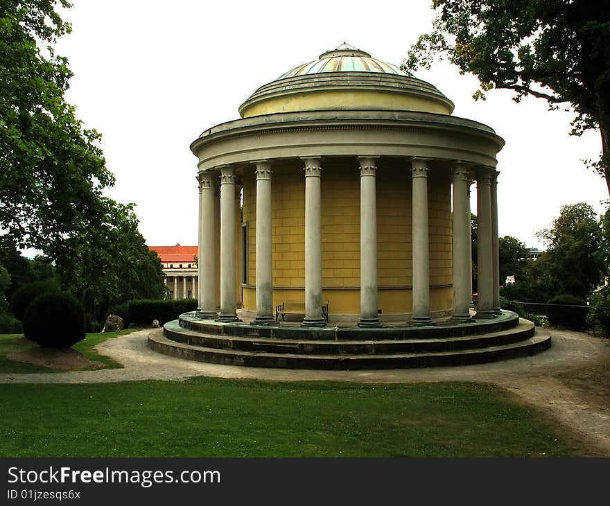 Leopolodinentempel in Austria