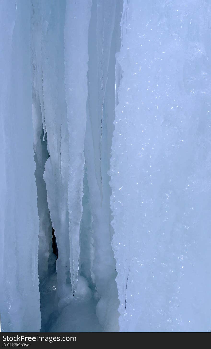 Blocks of ice which thaws.