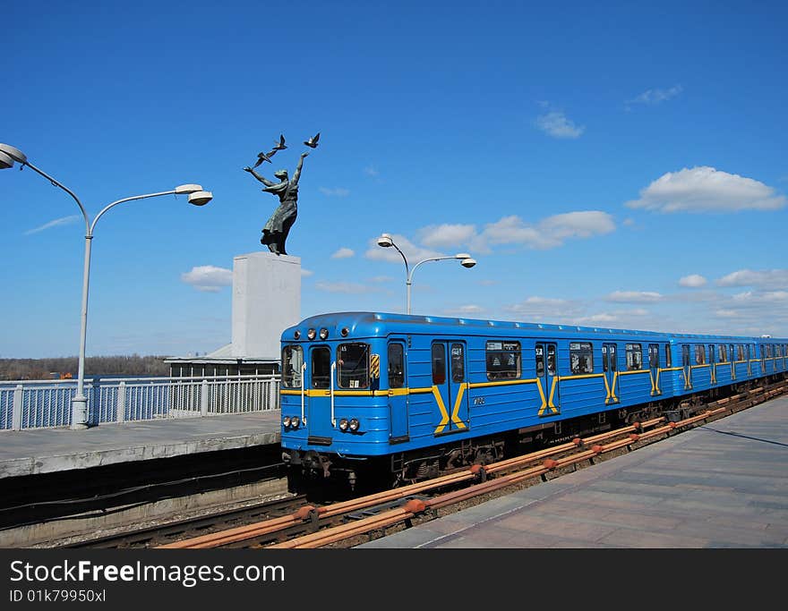 Subway ground station