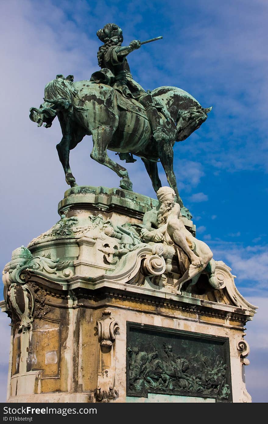 The monument near king palace