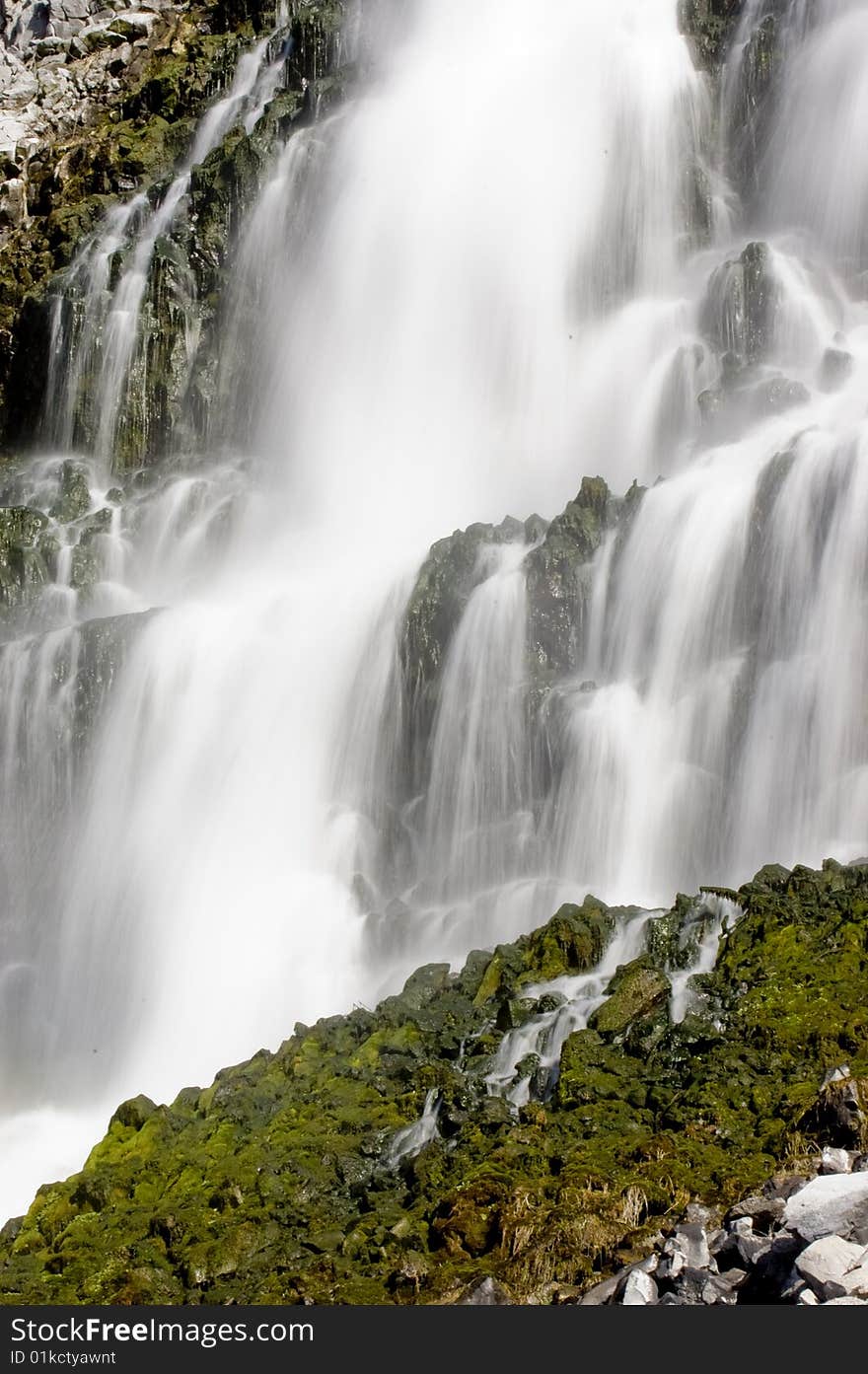 Huge waterfall at Thousand Springs - almost looks tropical. Huge waterfall at Thousand Springs - almost looks tropical