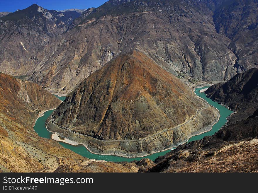 Jinsha Jiang River, the upper part of Yangtze river, turns a huge curve between Sichuan and Yunnan province of China. Jinsha Jiang River, the upper part of Yangtze river, turns a huge curve between Sichuan and Yunnan province of China.