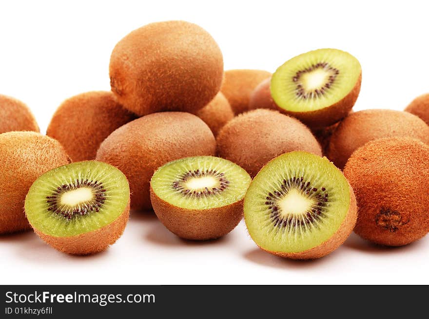 A pile on ripe kiwis