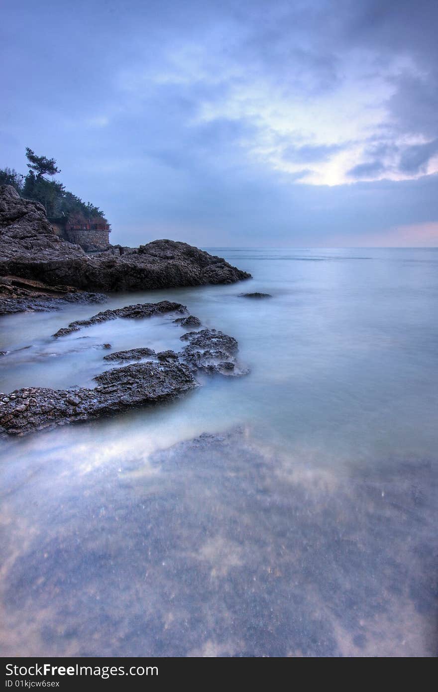 One cloudy dan by the sea