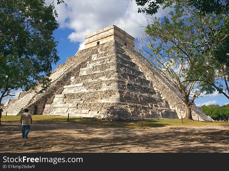 Kukulkan s pyramid - El Castillo