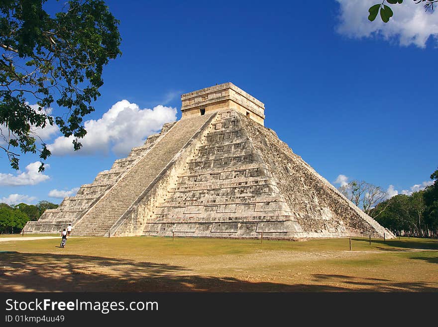 Kukulkan S Pyramid - El Castillo