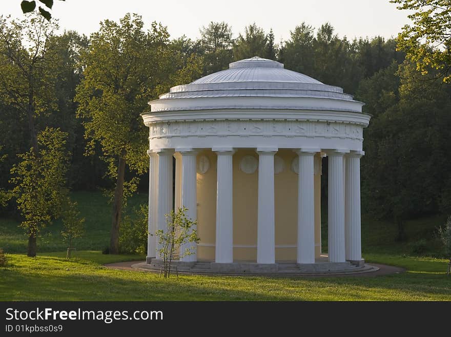 Rotonda in park Pavlovsk, Russia