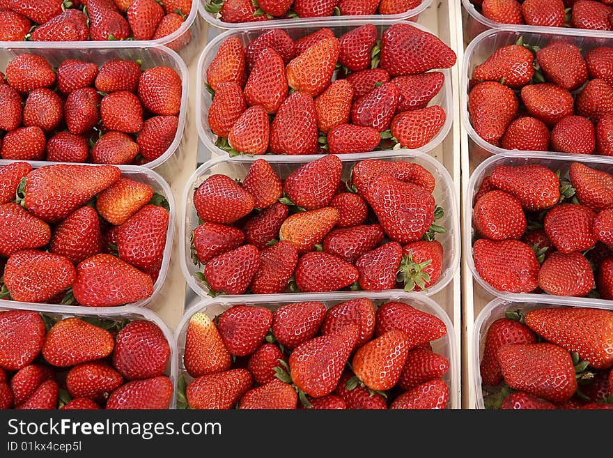 Strawberries in the bowl