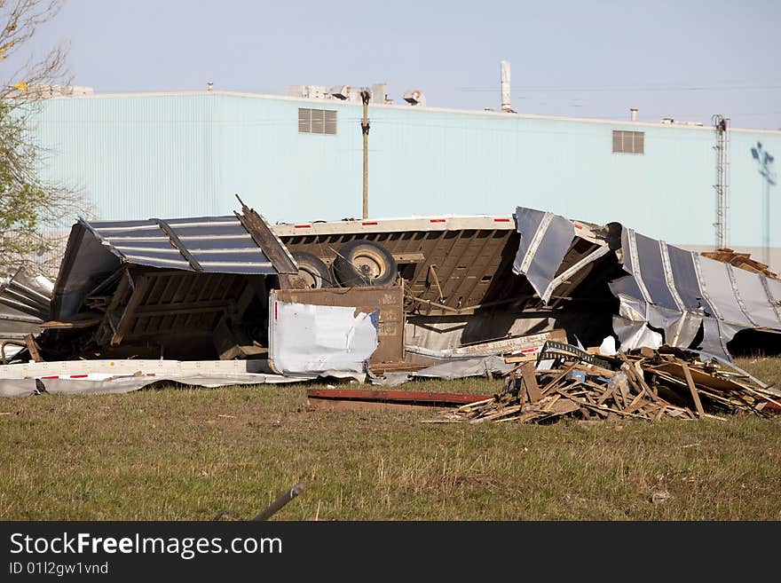 Tornadoes path