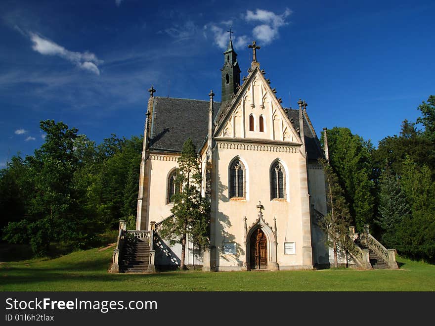 Old Castle Tomb