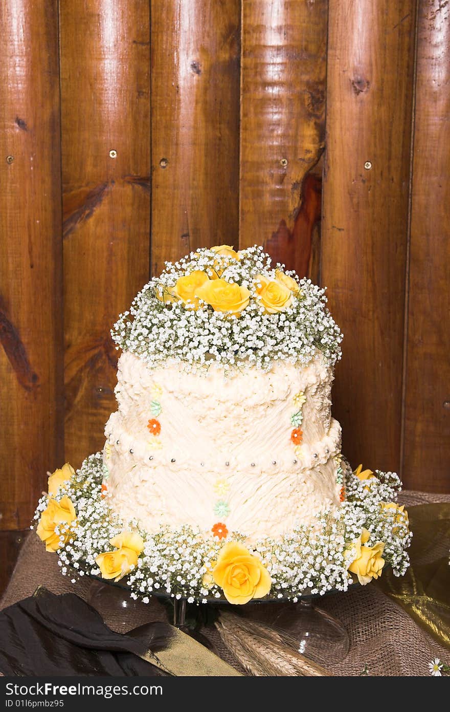 Vanilla Icing on farmstyle themed wedding cakes. Vanilla Icing on farmstyle themed wedding cakes