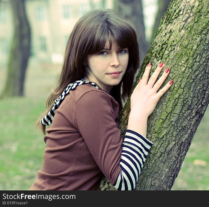 Portrait photo of smiling girl