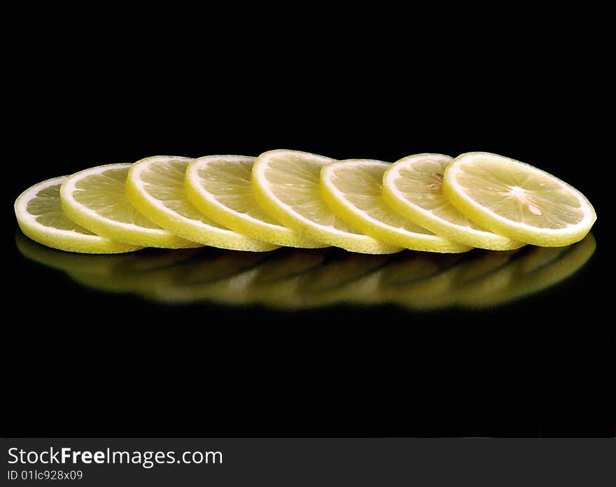 A slices of lemon