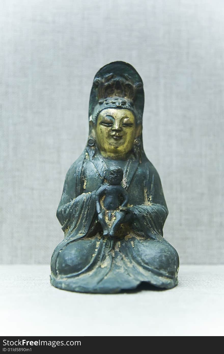 Antique，copper buddha statue from china.