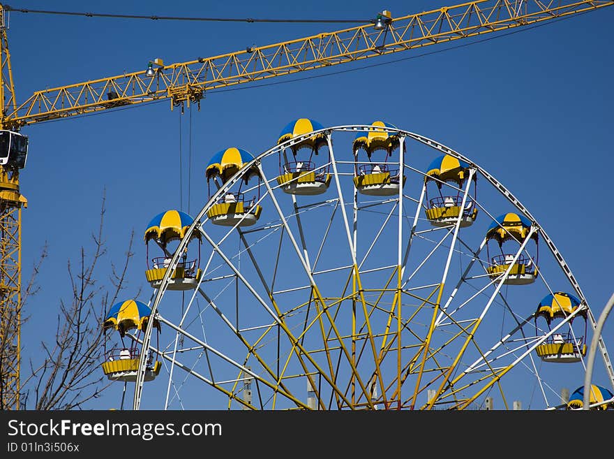 Lines in openworked construction/structure