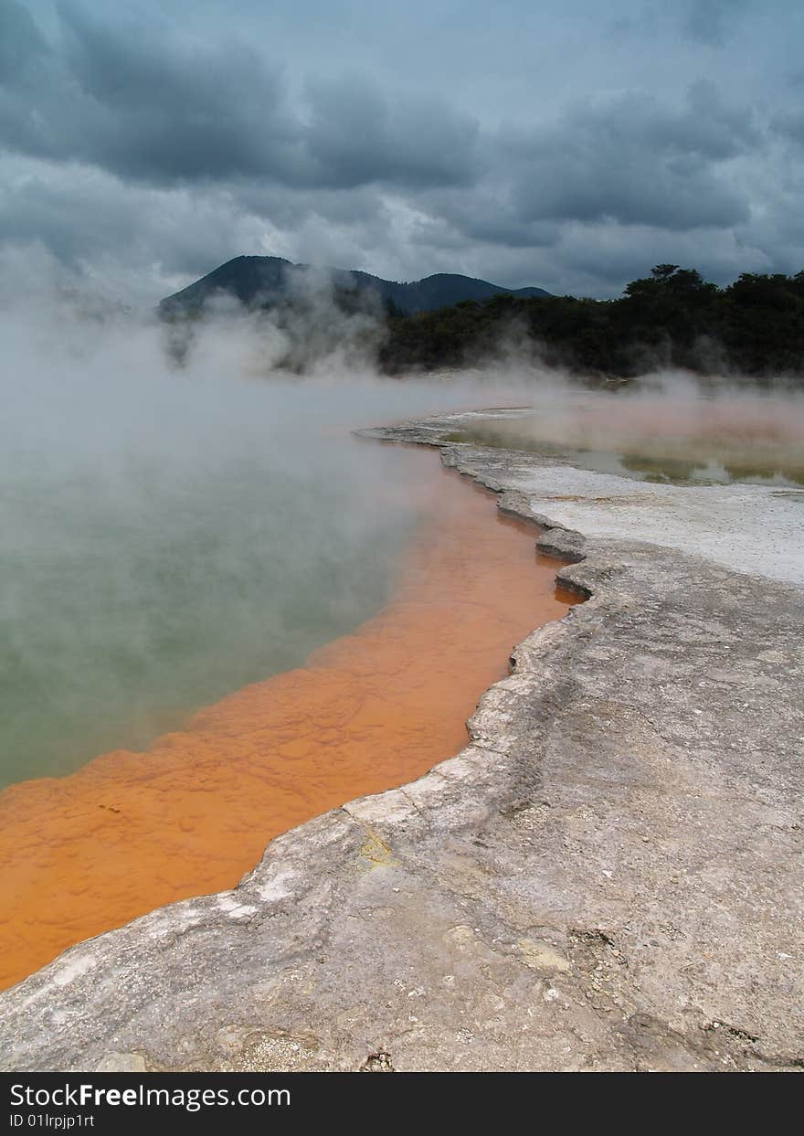 Champagne Pool in Wai-o-Tapu