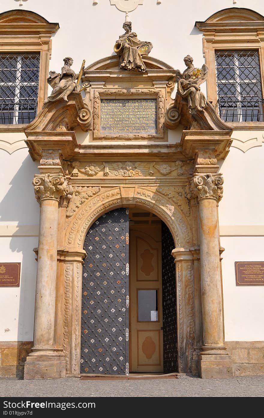 Entry portal