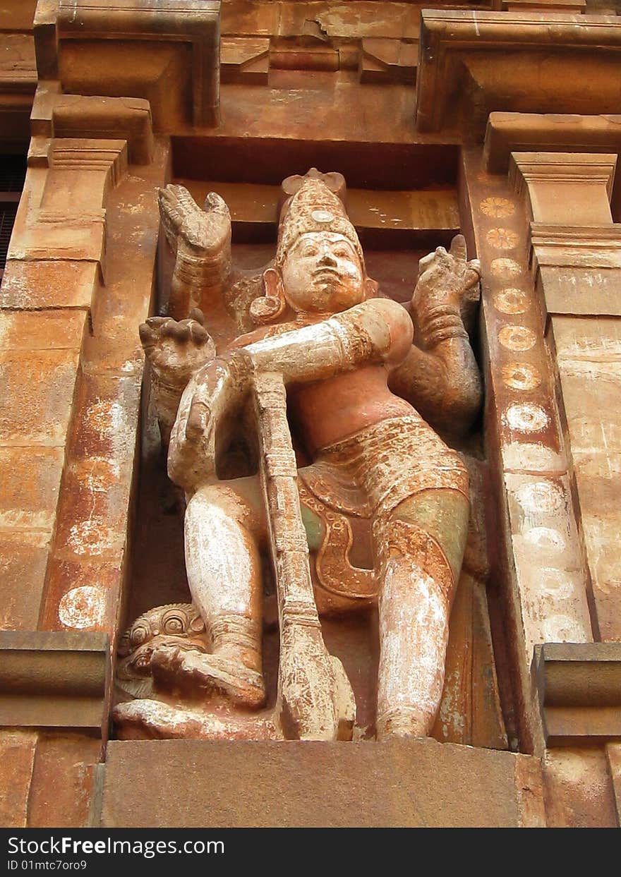 This is a statue found on the main tomb of the tanjore temple at Tamil Nadu, India. This is a statue found on the main tomb of the tanjore temple at Tamil Nadu, India.