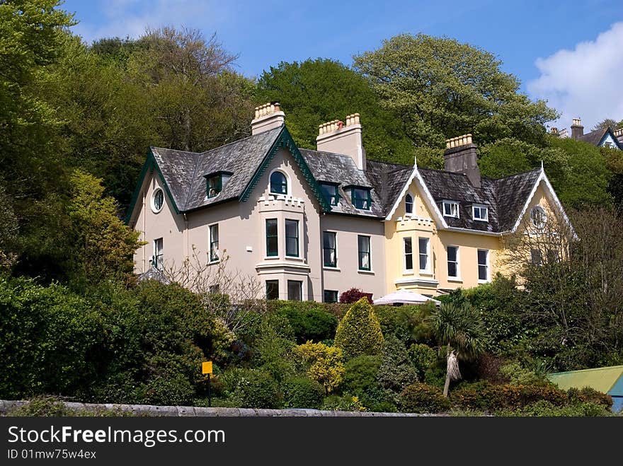 Very nice building planted on the hill. Very nice building planted on the hill