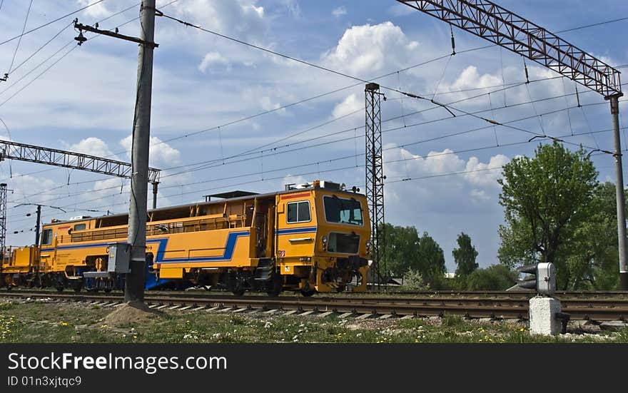 Railway repearing machine