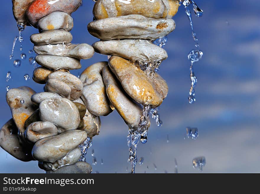 Drops of water to wash the pebbles of the sea. Drops of water to wash the pebbles of the sea