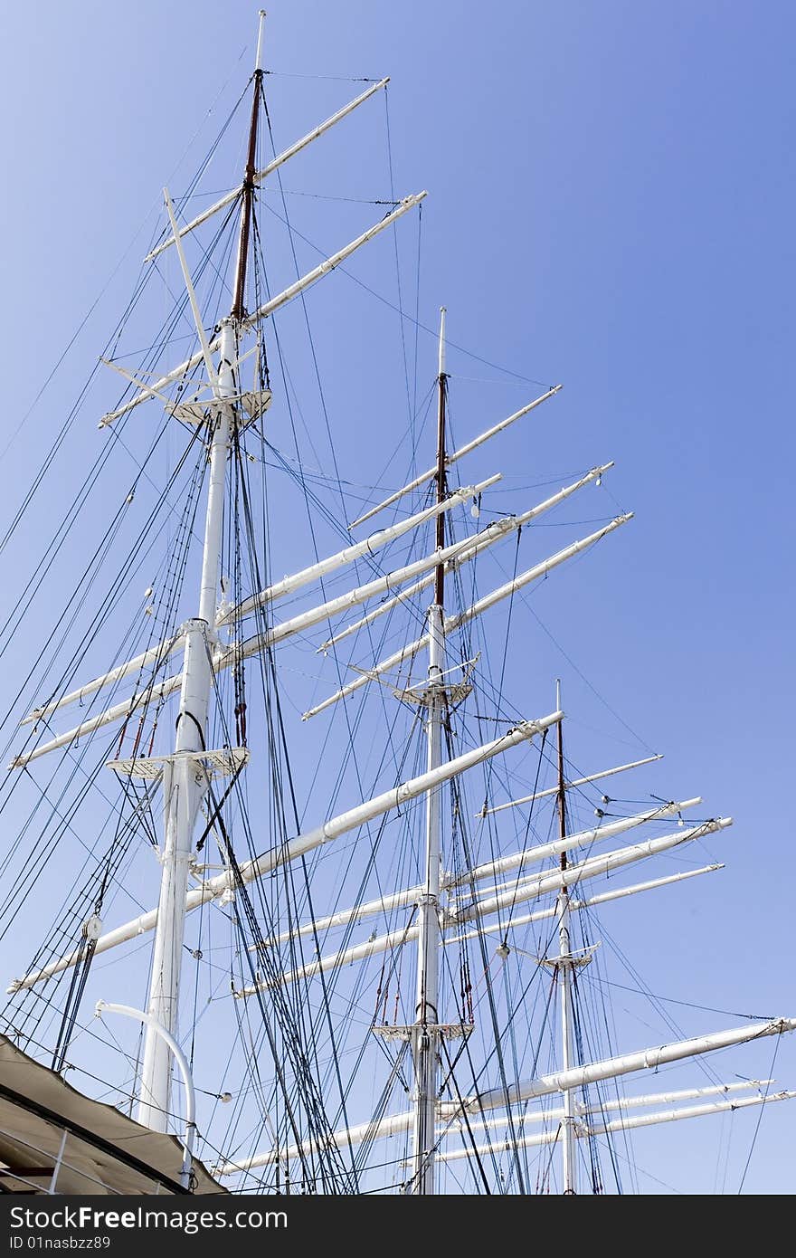 An old sailing ship Suomen Joutsen has changed into a museum ship.