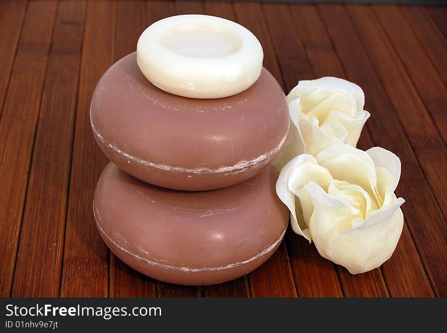 Rose-scented rose soap with rose bath additive. Rose-scented rose soap with rose bath additive