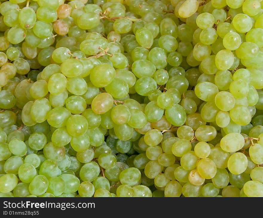 View of a pile of green grapes