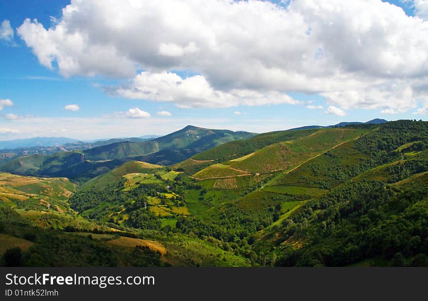 Beautiful landscape whit white clouds. Beautiful landscape whit white clouds