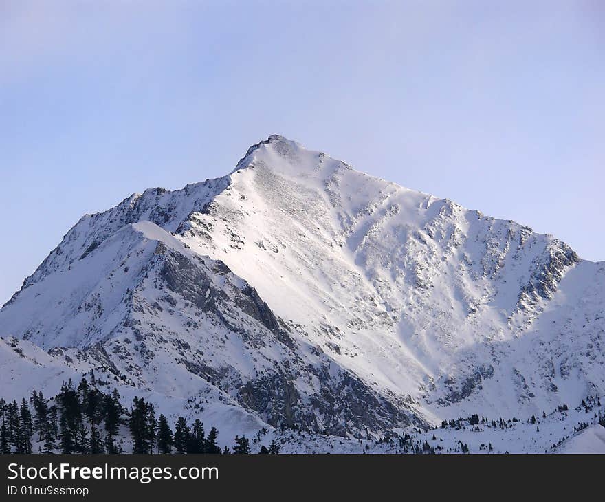 Mountain with which all neighbouring tops open. Mountain with which all neighbouring tops open