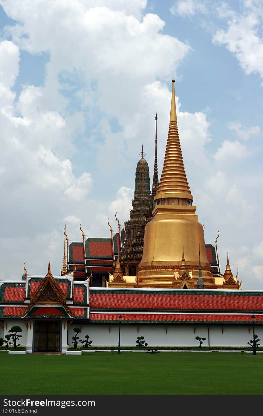 Thai royal grand palace and temple Wat prakaew one of the famous landmark and tourist attaction of bangkok